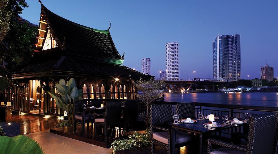 Shangri-La Bangkok’s Salathip Thai Restaurant